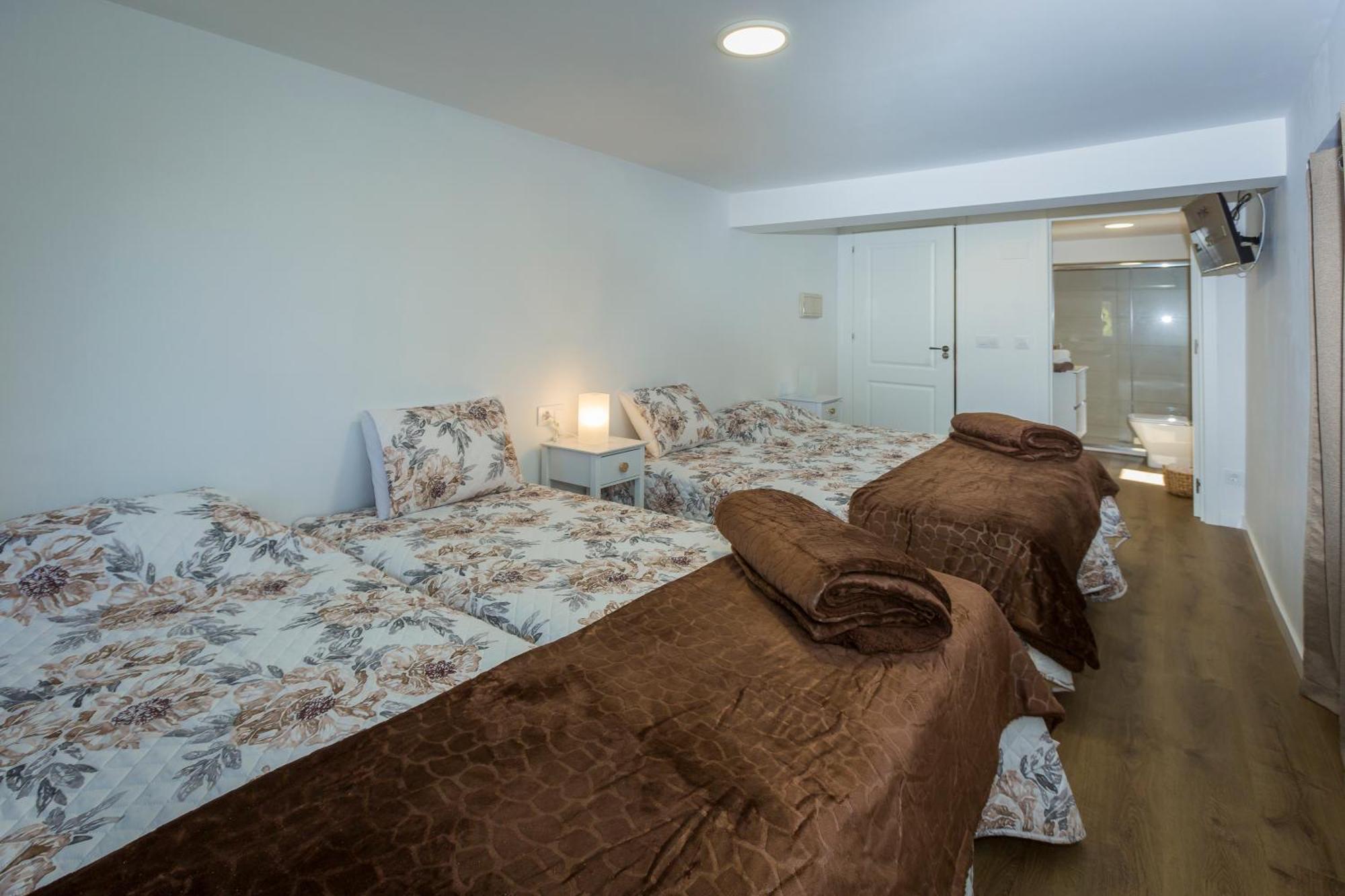 Casa Lela Dumbria Guest House Ngoại thất bức ảnh